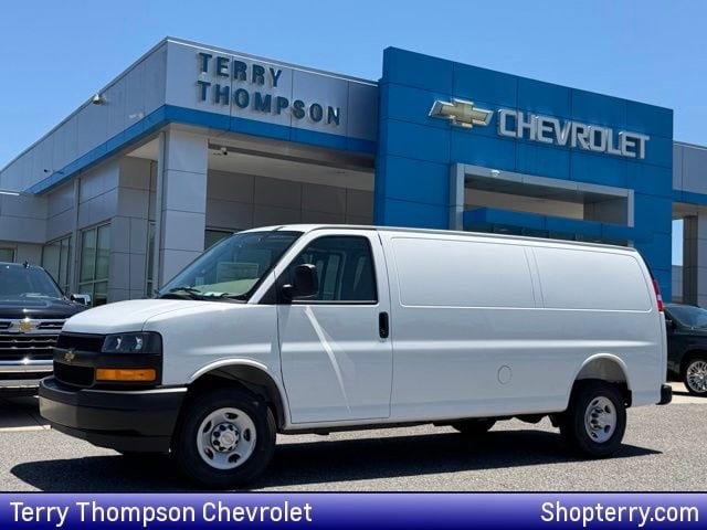 2026 Chevrolet Express 2500 Extended Work Van HD's photo