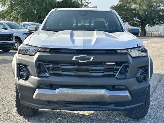 2025 Chevrolet Colorado Trail Boss photo 2