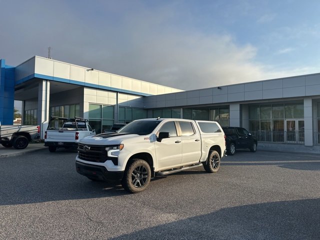 2024 Chevrolet Silverado 1500 LT Trail Boss photo 2