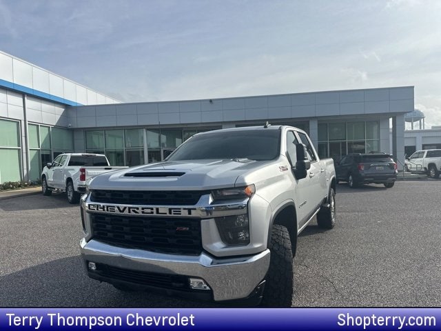 2023 Chevrolet Silverado HD LT's photo