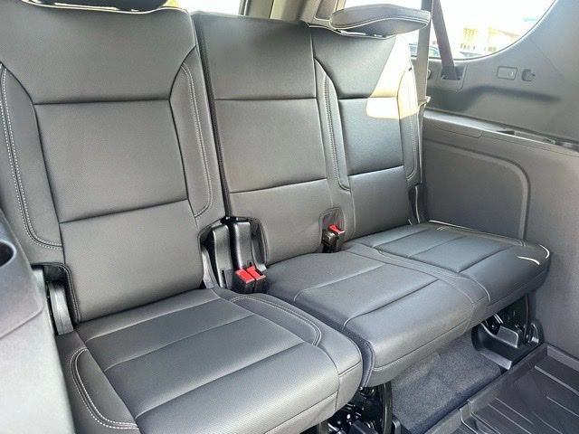 2025 Chevrolet Suburban Premier - Photo 14