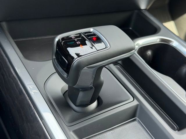 2026 Chevrolet Silverado 1500 LTZ - Photo 20