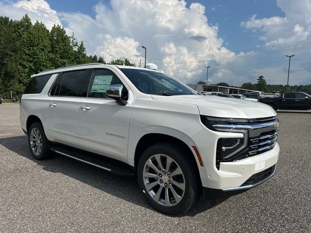 2025 Chevrolet Suburban Premier photo 3