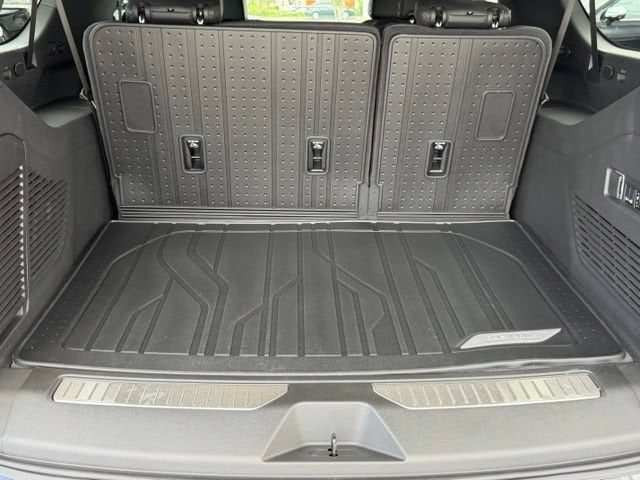 2026 Chevrolet Suburban High Country - Photo 17