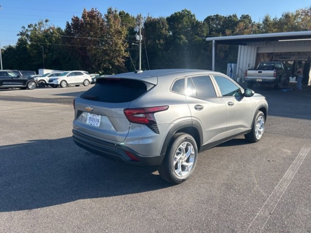 New 2026 Chevrolet Trax LS SUV