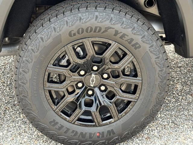 2026 Chevrolet Colorado Trail Boss - Photo 10