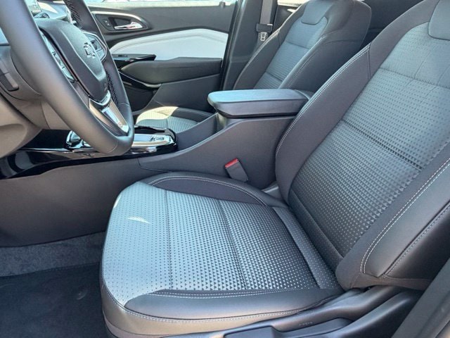 2026 Chevrolet Trax LT - Photo 13