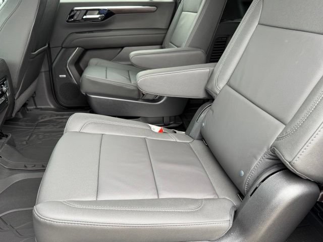 2026 Chevrolet Suburban LT - Photo 14