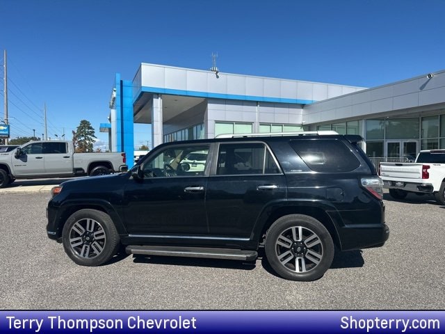 2016 Toyota 4Runner SR5's photo