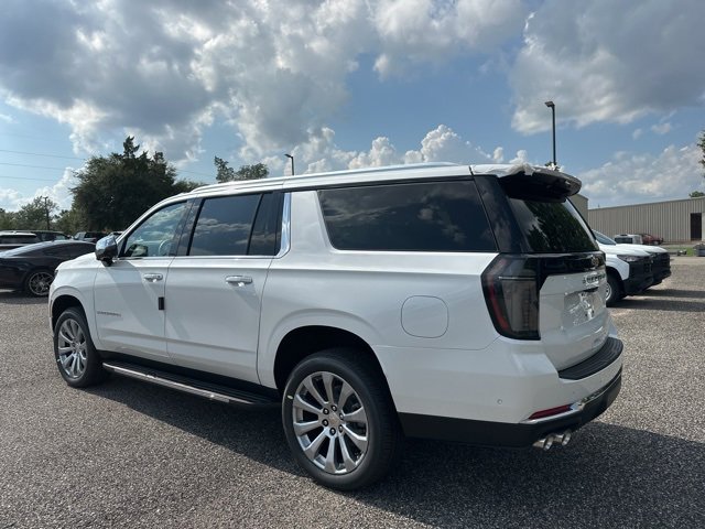 2025 Chevrolet Suburban Premier photo 4