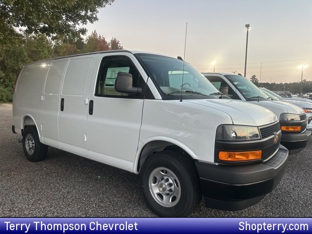 2025 Chevrolet Express Cargo Work Van's photo