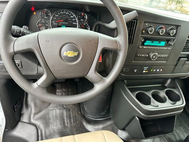 2025 Chevrolet Express Cargo Work Van - Photo 7