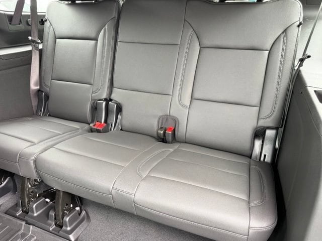 2026 Chevrolet Suburban LT - Photo 15