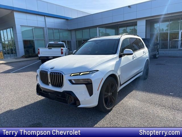 2023 BMW X7 xDrive40i's photo