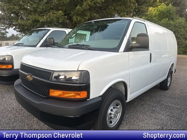 2025 Chevrolet Express Cargo Work Van's photo