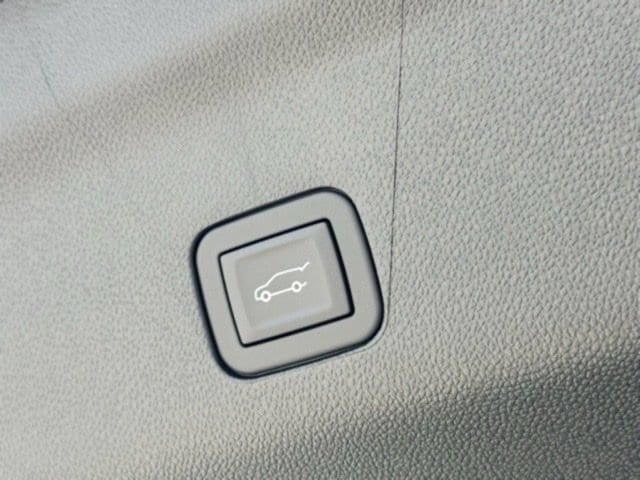 2025 Chevrolet Suburban Premier - Photo 20