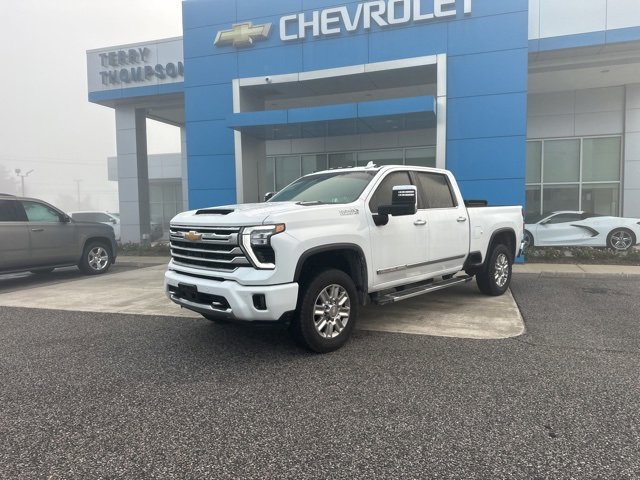 2025 Chevrolet Silverado 2500HD High Country photo 3