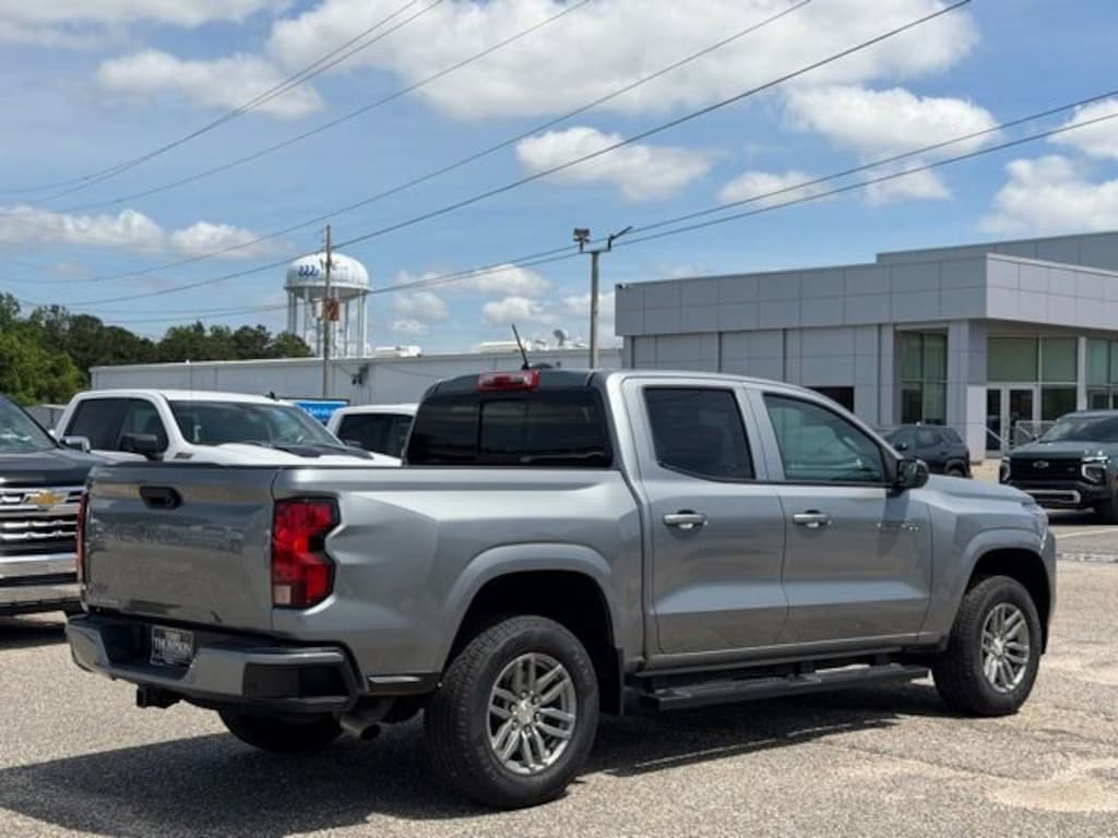 Used 2025 Chevrolet Colorado WT/LT Truck Crew Cab