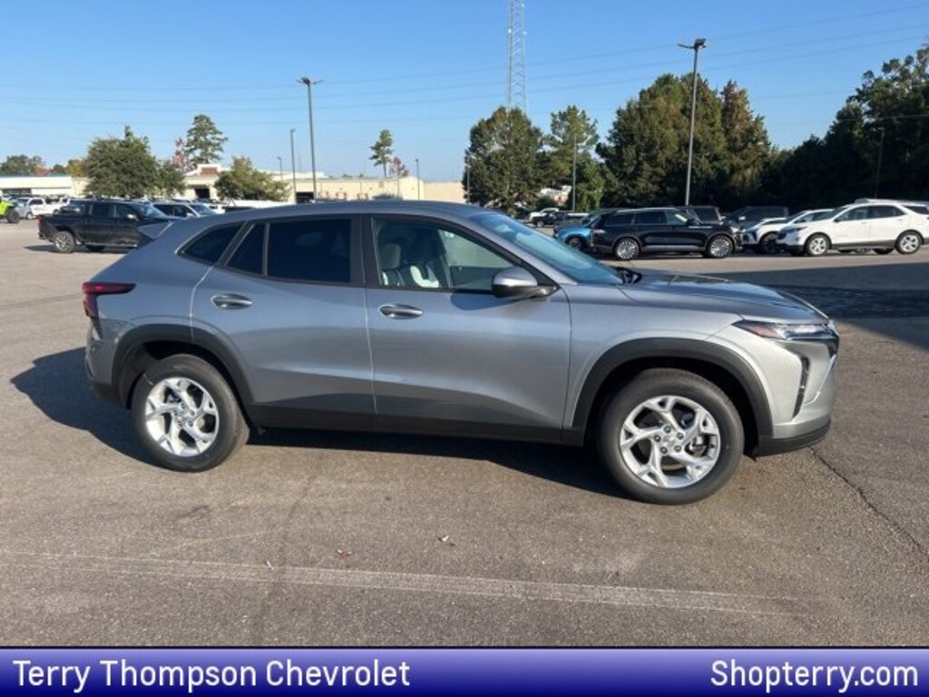 New 2026 Chevrolet Trax LS SUV