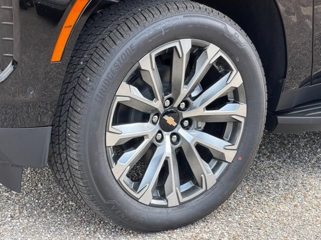 2026 Chevrolet Suburban High Country - Photo 9