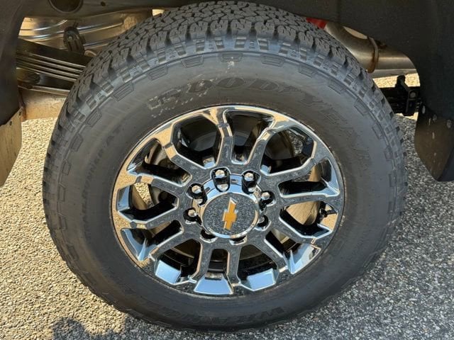 2026 Chevrolet Silverado 2500 HD LTZ - Photo 10