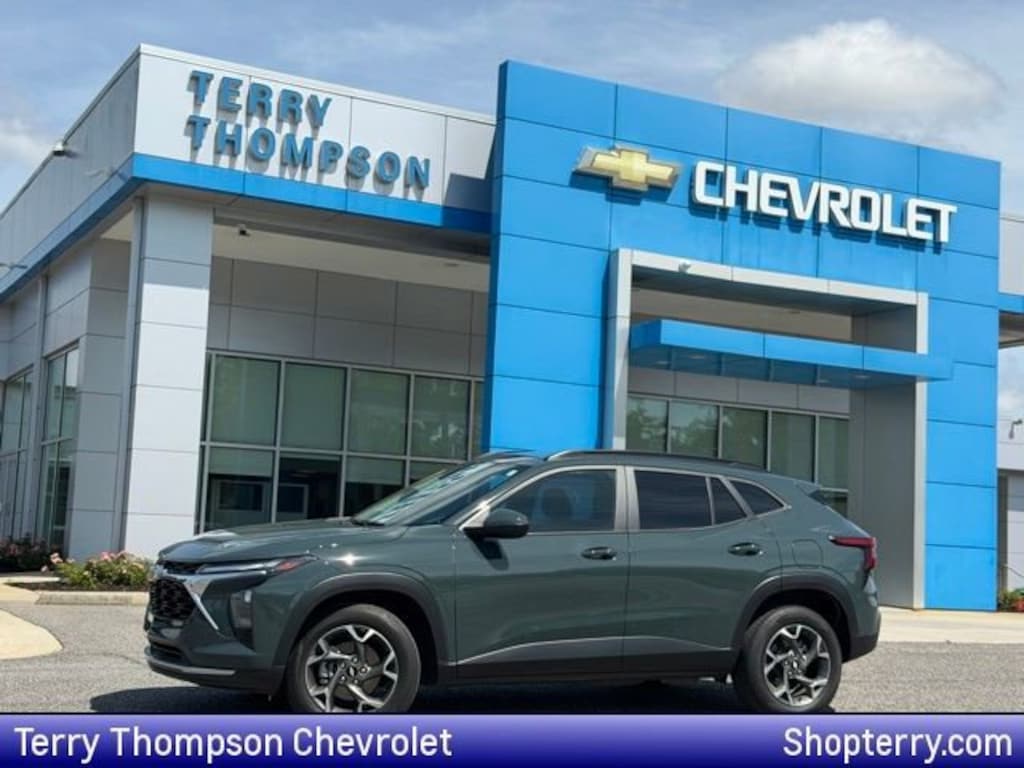 Used 2025 Chevrolet Trax LT SUV