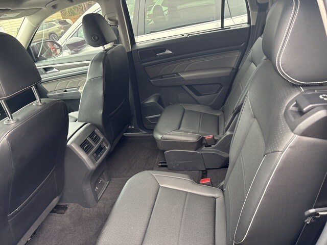 2023 Volkswagen Atlas V6 SE Technology photo 2