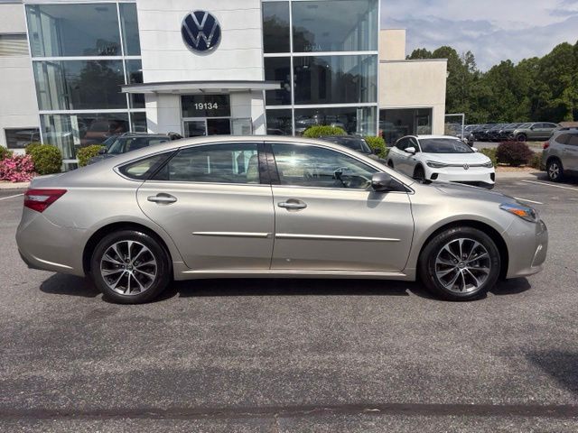 2018 Toyota Avalon XLE Premium's photo