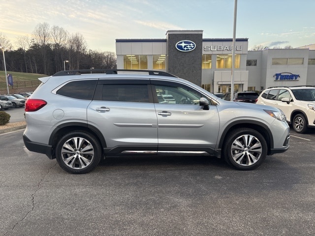 2022 Subaru Ascent Limited's photo