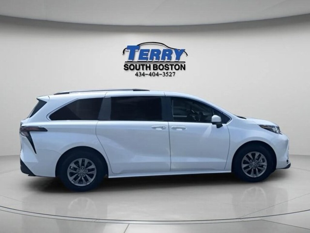 Used 2023 Toyota Sienna XLE 7 Passenger Van Passenger Van