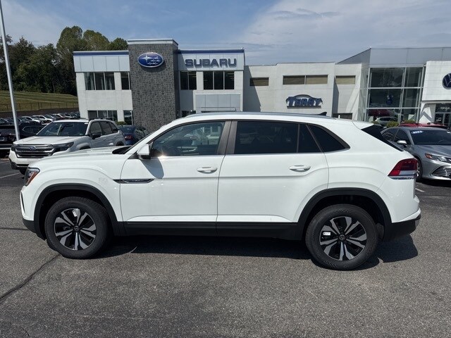 2026 Volkswagen Atlas Cross Sport SE photo 3