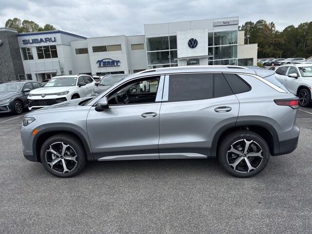 2025 Volkswagen Tiguan SE photo 2