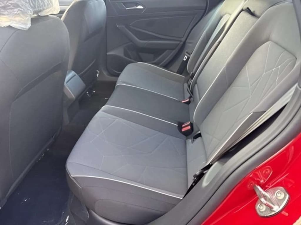 New 2025 Volkswagen Jetta 1.5T Sport Sedan