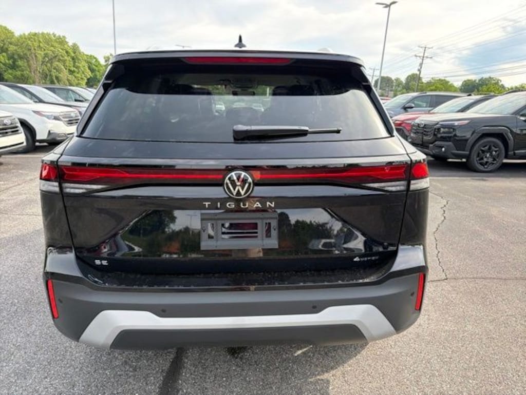 New 2026 Volkswagen Tiguan 2.0T SE SUV