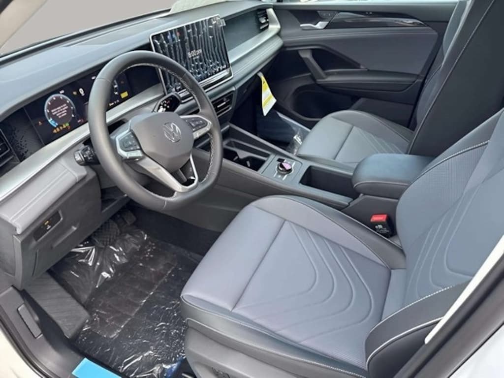 New 2025 Volkswagen Tiguan 2.0T SE SUV