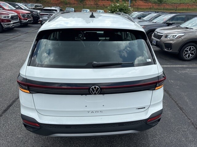 2025 Volkswagen Taos S photo 2