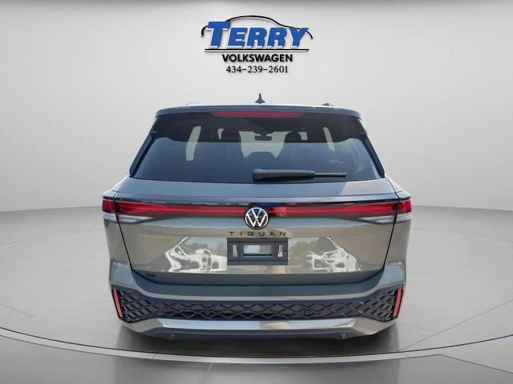 New 2026 Volkswagen Tiguan 2.0T SE R-Line Black SUV