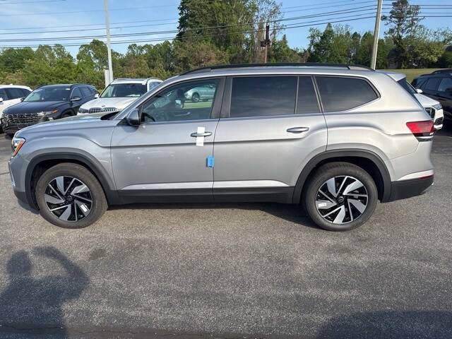 2025 Volkswagen Atlas SE Technology photo 3