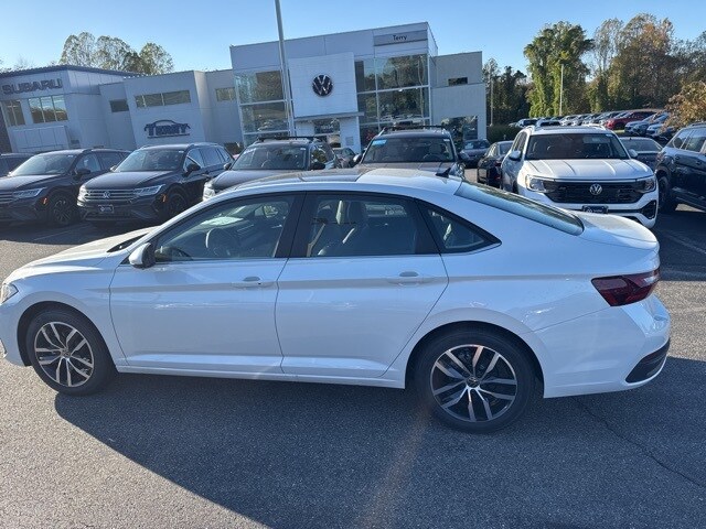 2025 Volkswagen Jetta 1.5T SE photo 3