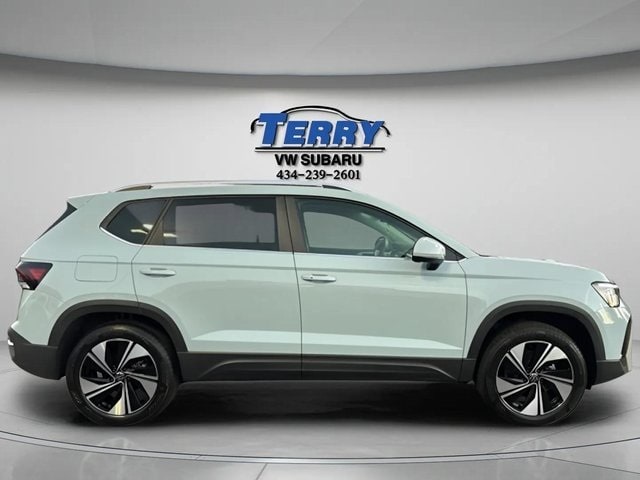 2026 Volkswagen Taos SE's photo