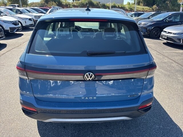 2025 Volkswagen Taos S photo 2