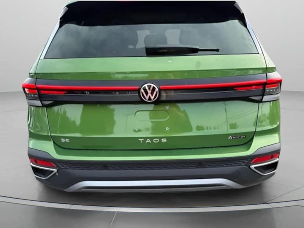New 2026 Volkswagen Taos 1.5T SE SUV