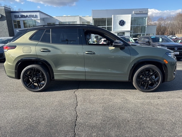 2026 Volkswagen Tiguan SE R-LINE BLACK's photo