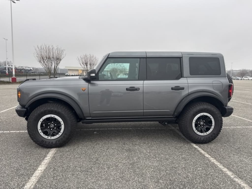 Used 2025 Ford Bronco Badlands SUV