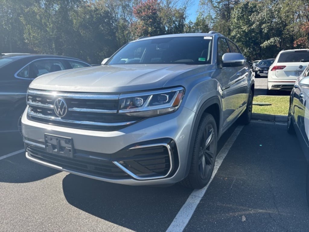 Used 2021 Volkswagen Atlas Cross Sport 3.6L V6 SE w/Technology R-Line SUV