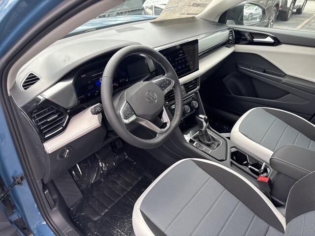 2025 Volkswagen Taos S photo 4