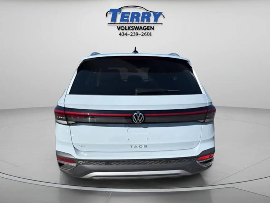 New 2026 Volkswagen Taos 1.5T SE SUV