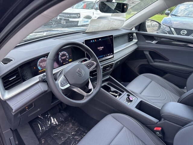 2025 Volkswagen Tiguan SE photo 4