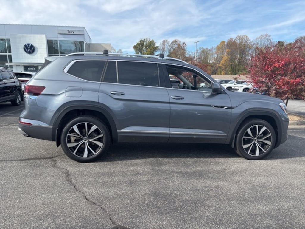 Certified 2024 Volkswagen Atlas 2.0T SEL Premium R-Line SUV