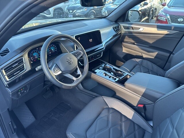 2026 Volkswagen Atlas Cross Sport SE Technology photo 3